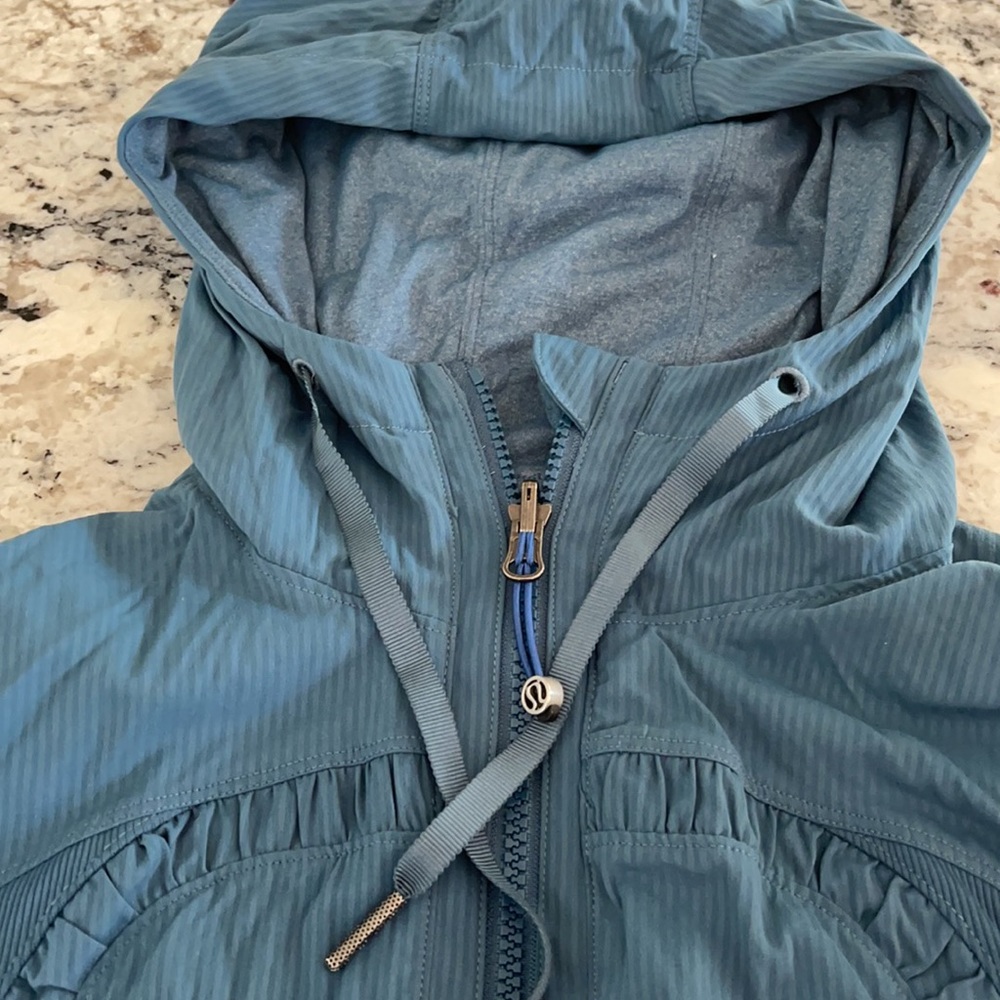 Lululemon jacket - Picture 2 of 6